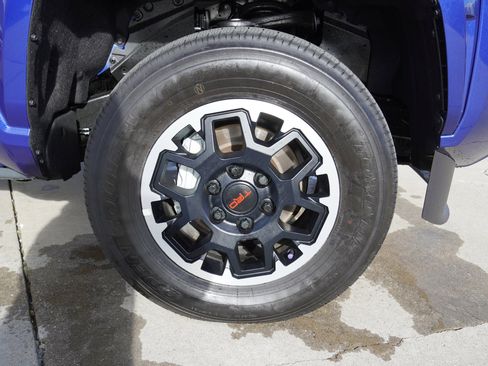 Certified 2025 Toyota Tacoma SR5 image 10