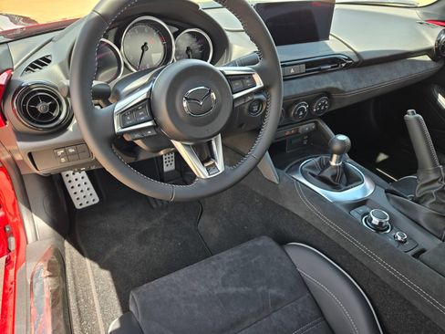 New 2026 MAZDA MX-5 Miata Club w/ Brembo/BBS Recaro Package RWD image 10