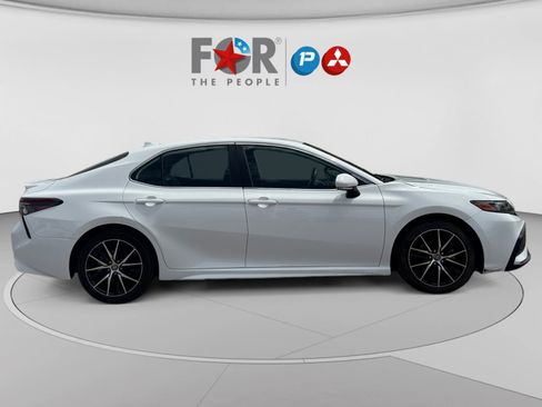 Used 2023 Toyota Camry SE FWD image 6