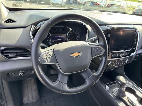 Used 2021 Chevrolet Traverse LT FWD image 8
