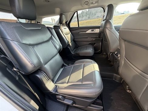 Used 2026 Ford Explorer Active w/ Active Comfort Package AWD/4WD image 48