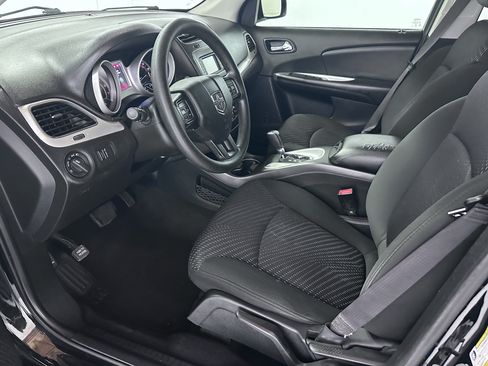 Used 2019 Dodge Journey SE FWD image 39