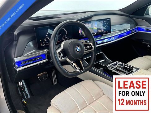Used 2023 BMW 740i image 18