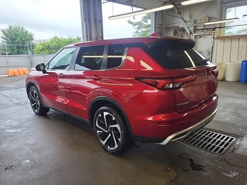 Used 2024 Mitsubishi Outlander FWD image 11