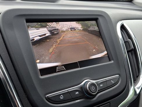 Certified 2023 Chevrolet Equinox LS FWD image 17