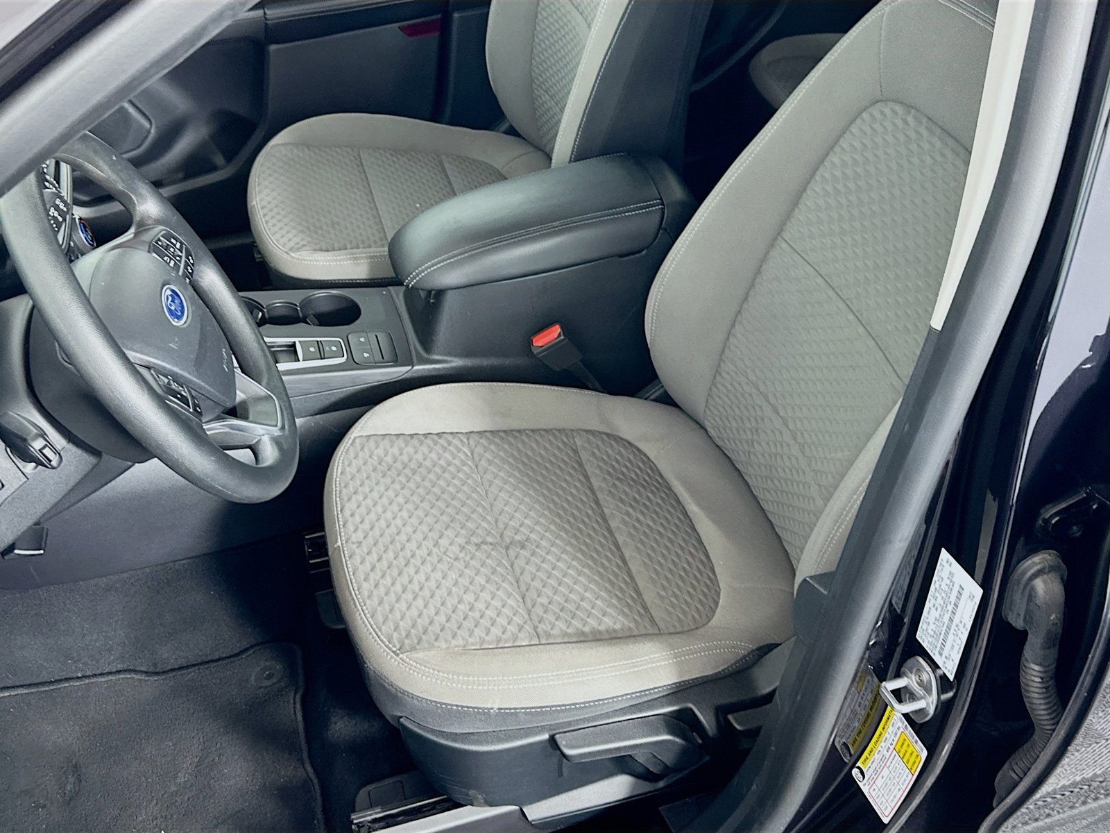 Used 2021 Ford Escape SE FWD image 18