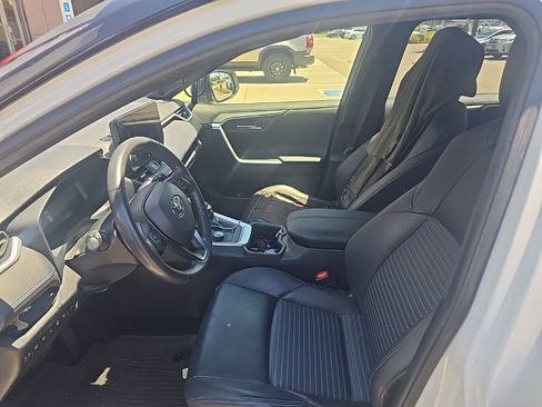 Used 2023 Toyota RAV4 XSE AWD/4WD image 5