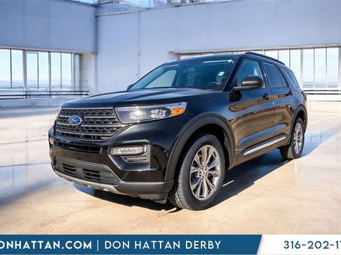 Used 2023 Ford Explorer XLT w/ Equipment Group 202A image 27