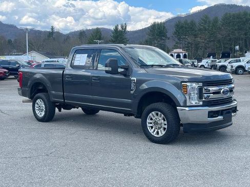 Certified 2018 Ford F250 XLT image 1