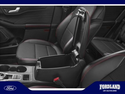 Used 2023 Ford Escape ST-Line AWD/4WD image 9