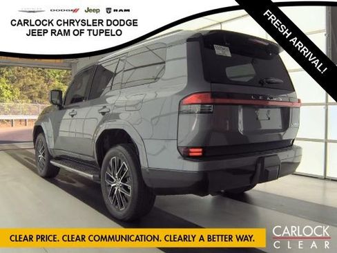 Used 2025 Lexus GX 550 w/ Accessory Package (2T) AWD/4WD image 5
