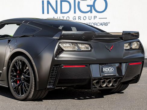 Used 2016 Chevrolet Corvette Z06 w/ 3LZ Preferred Equipment Group RWD image 10