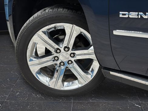 Used 2019 GMC Yukon Denali w/ Denali Ultimate Package AWD/4WD image 40