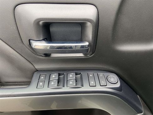 Used 2018 Chevrolet Silverado 1500 LT w/ All Star Edition image 10