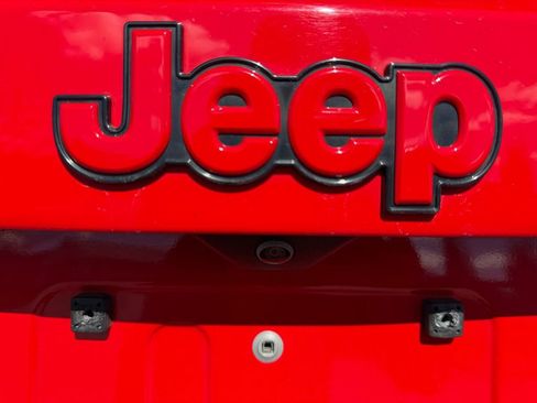 Used 2022 Jeep Renegade Latitude w/ Sun/Sound Group image 17