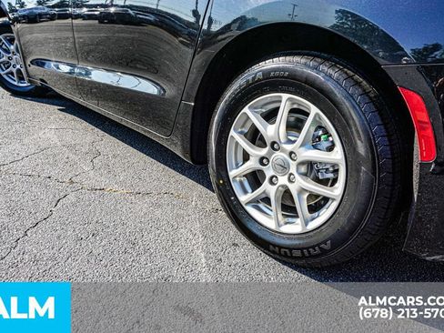 Used 2023 Chrysler Pacifica Touring-L FWD image 15