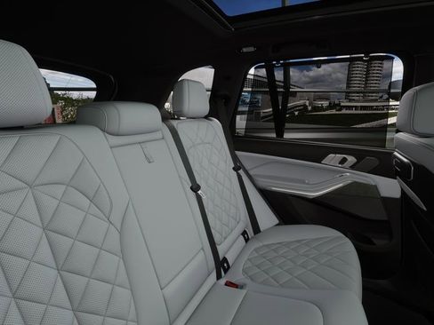 New 2026 BMW X5 xDrive50e w/ M Sport Package image 38