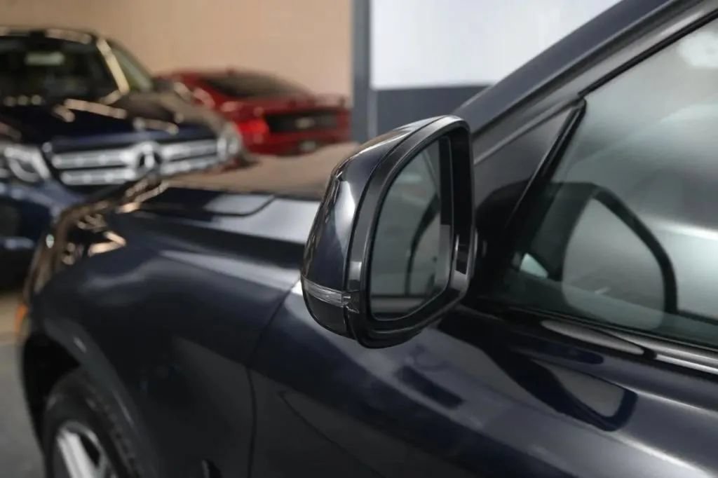 Used 2019 BMW X6 xDrive35i w/ M Sport Package AWD/4WD image 15