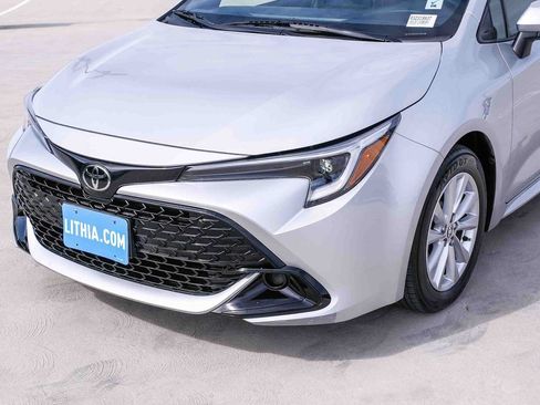 Used 2024 Toyota Corolla SE w/ SE Package FWD image 11