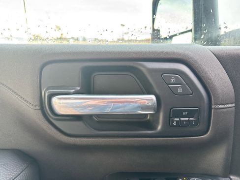 Used 2023 GMC Sierra 3500 Denali w/ Technology Package image 16