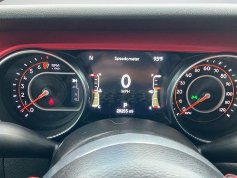 Used 2023 Jeep Gladiator Rubicon w/ LED Lighting Group AWD/4WD image 14