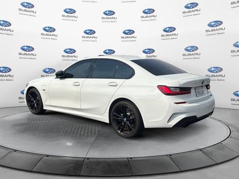 Used 2022 BMW 330e w/ M Sport Package RWD image 4