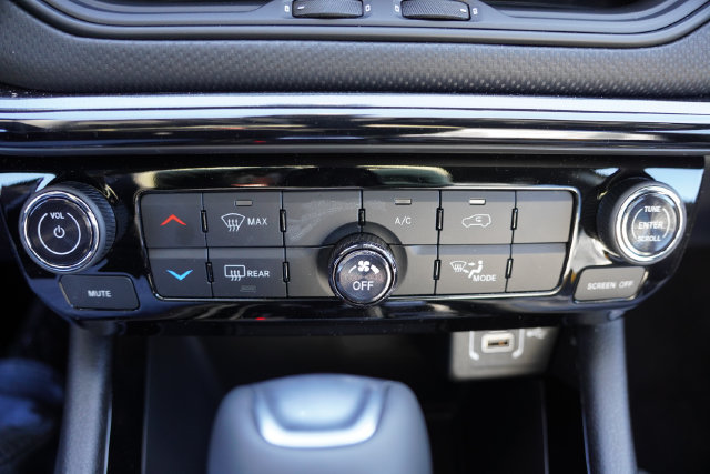New 2026 Jeep Compass Latitude AWD/4WD image 13
