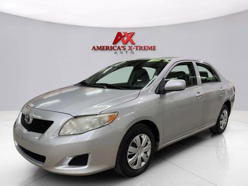 Used 2010 Toyota Corolla LE image 2