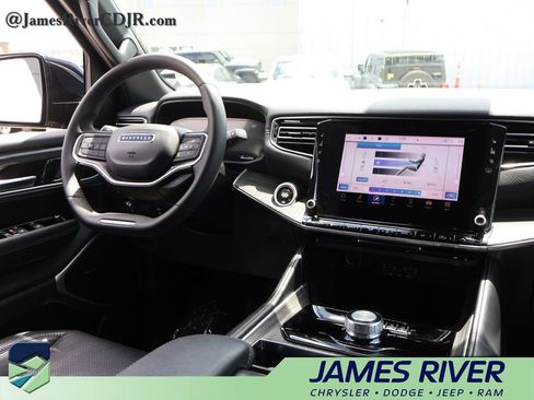 Used 2024 Jeep Wagoneer Series II w/ Flexible Seating Group RWD image 14