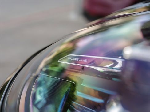 Used 2025 Porsche Macan image 12