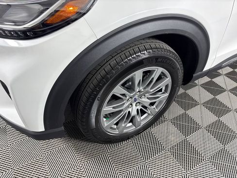 Certified 2025 Ford Explorer Active w/ Active Comfort Package image 11