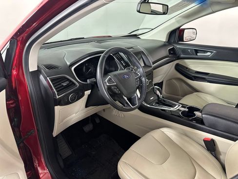Used 2018 Ford Edge Titanium w/ Technology Package FWD image 15