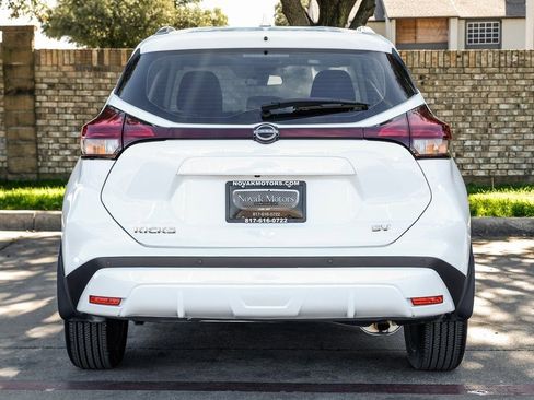 Used 2024 Nissan Kicks SV image 18