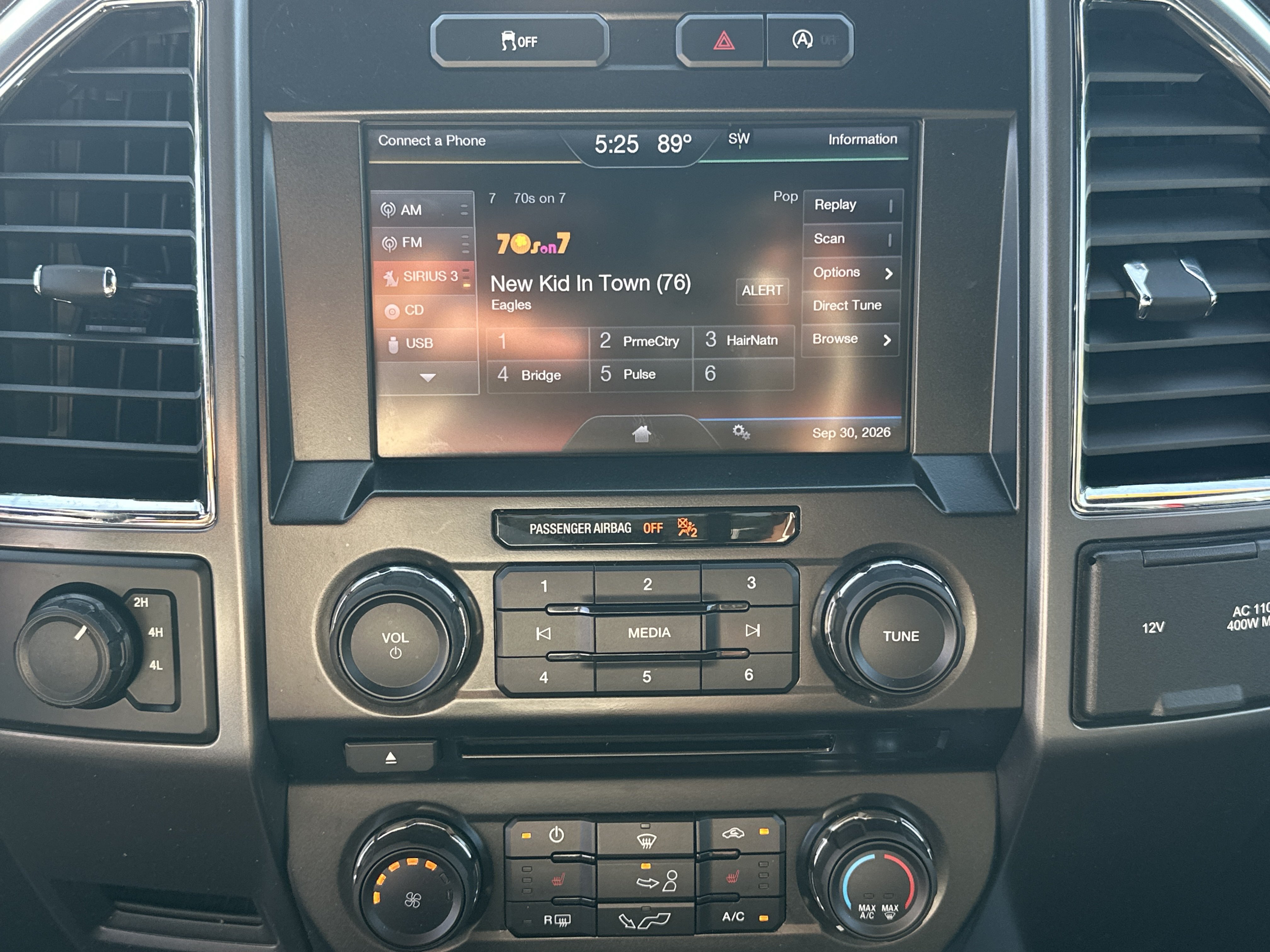 Used 2015 Ford F150 XLT w/ Equipment Group 302A Luxury AWD/4WD image 29
