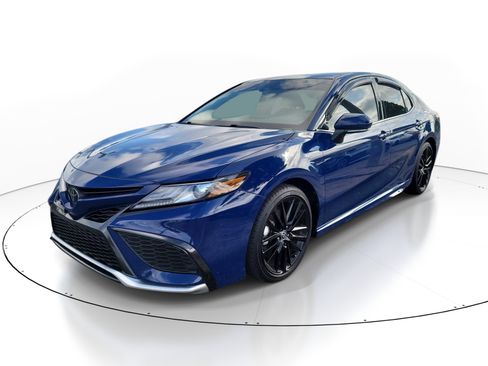 Certified 2023 Toyota Camry XSE FWD image 3