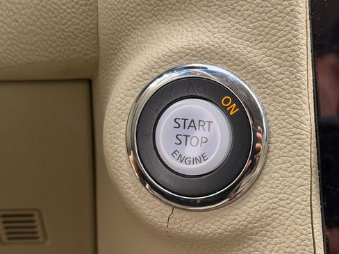 Used 2011 INFINITI FX35 AWD w/ Premium Pkg image 16