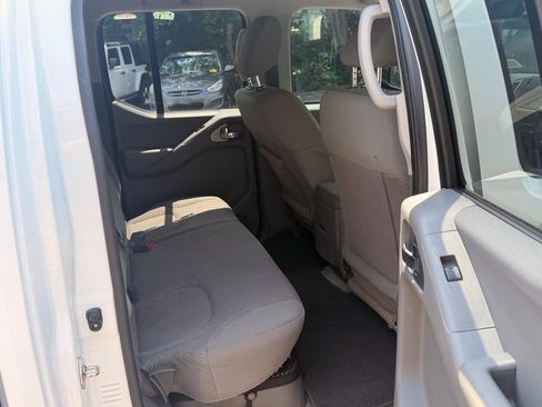 Used 2016 Nissan Frontier SV AWD/4WD image 23