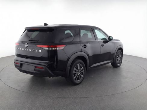 Used 2024 Nissan Pathfinder S FWD image 9