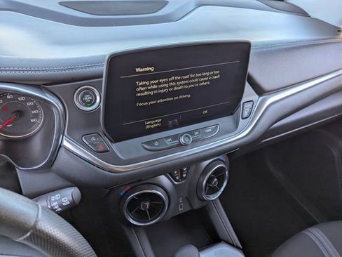 Used 2024 Chevrolet Blazer LT FWD image 25