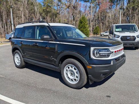New 2025 Ford Bronco Sport Heritage w/ Convenience Package AWD/4WD image 2