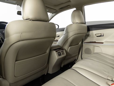 Used 2012 Toyota Venza XLE w/ XLE Premium Pkg image 19