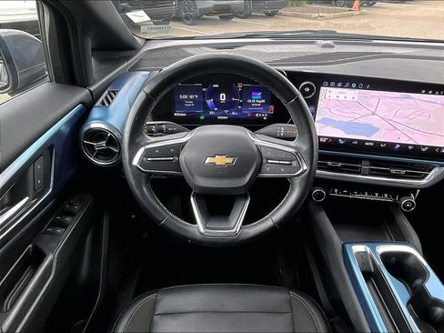 Used 2024 Chevrolet Equinox EV LT FWD image 17