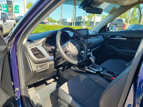 Used 2023 Kia Seltos S FWD image 9