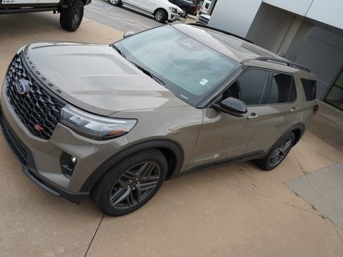 New 2026 Ford Explorer ST w/ Sun And Sound Package AWD/4WD image 14