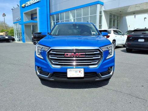 Used 2024 GMC Terrain SLT AWD/4WD image 4