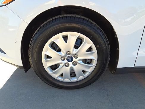 Used 2013 Ford Fusion S FWD image 10