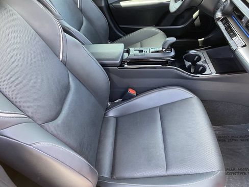 Certified 2026 Toyota Prius XLE FWD image 16
