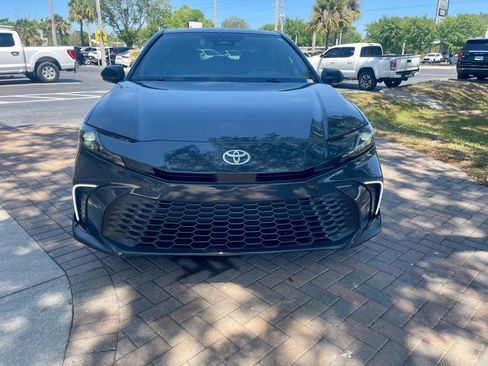 Used 2025 Toyota Camry SE w/ Convenience Package FWD image 8