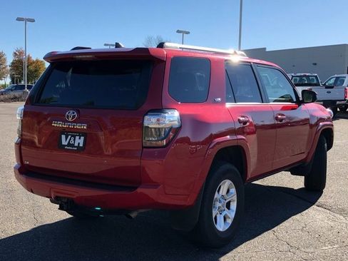 Used 2024 Toyota 4Runner SR5 image 30