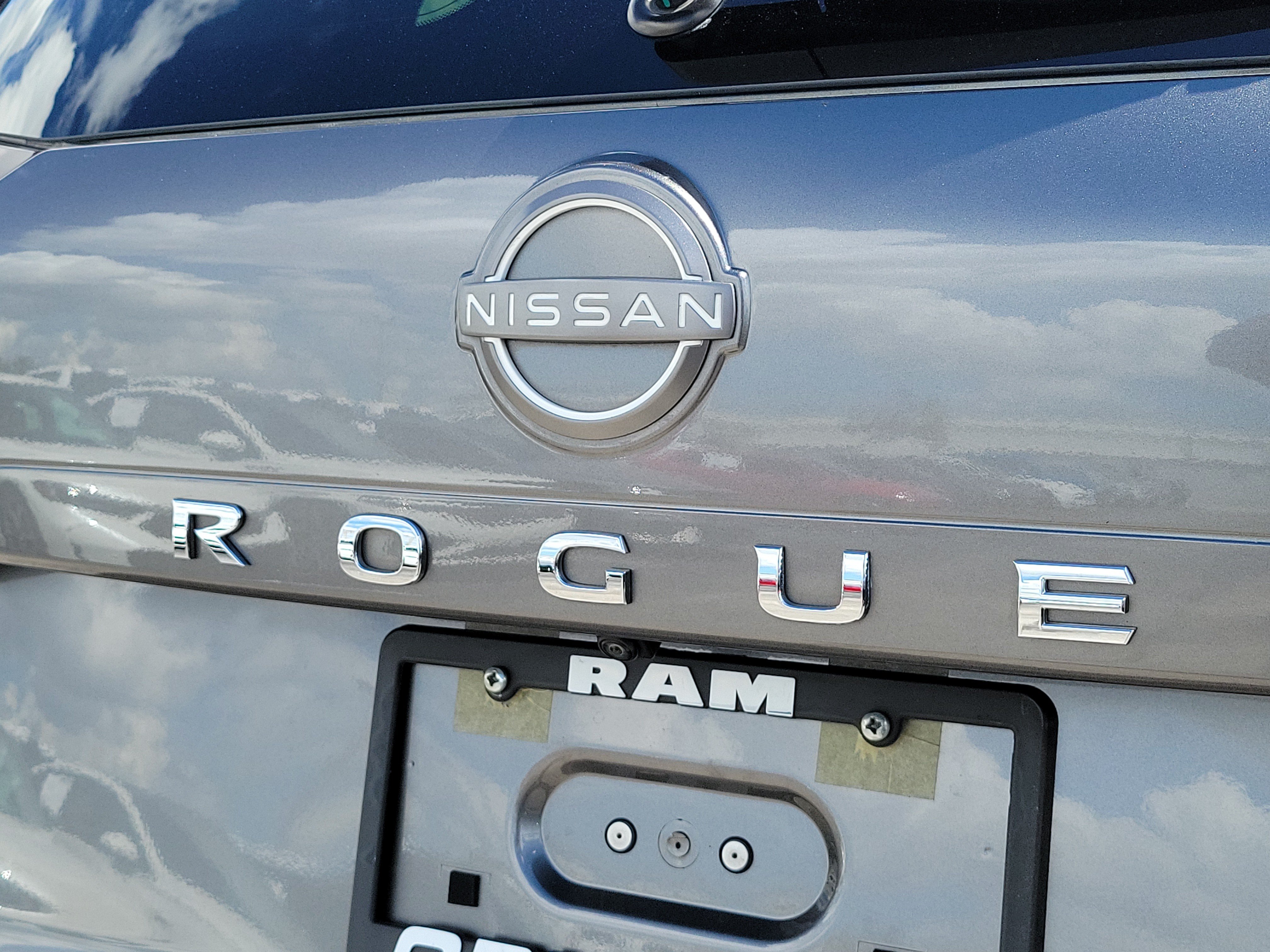 Used 2023 Nissan Rogue SV FWD image 10